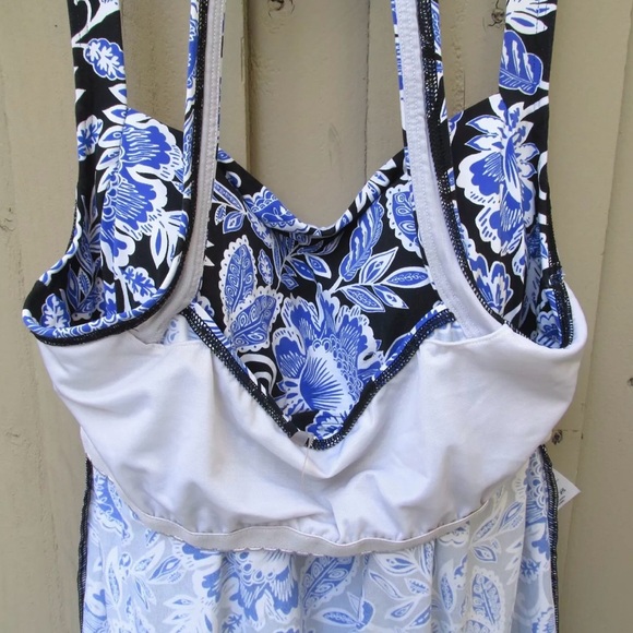 Lands End Swimsuit Tankini Top 12 Black White Floral Blue Padded Shelf Bra - Picture 8 of 9